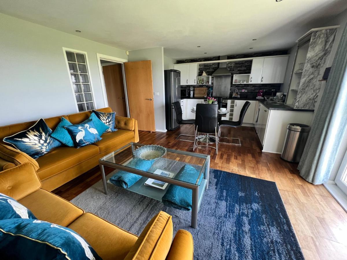 Cockledora, A Luxury Ground Floor Beachfront Apartment ラネリー エクステリア 写真